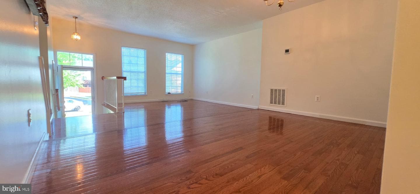 14736 Mcknew Road photo 5