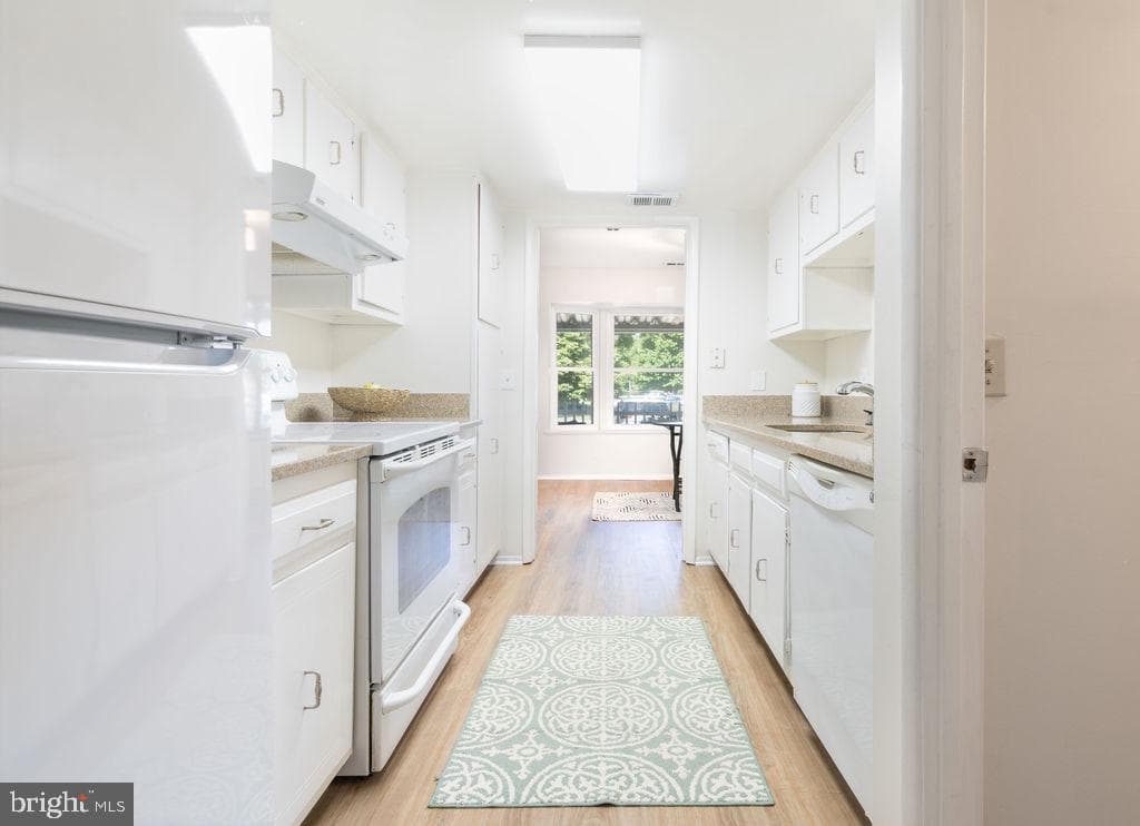 15046 Haslemere Court #263-D photo 6
