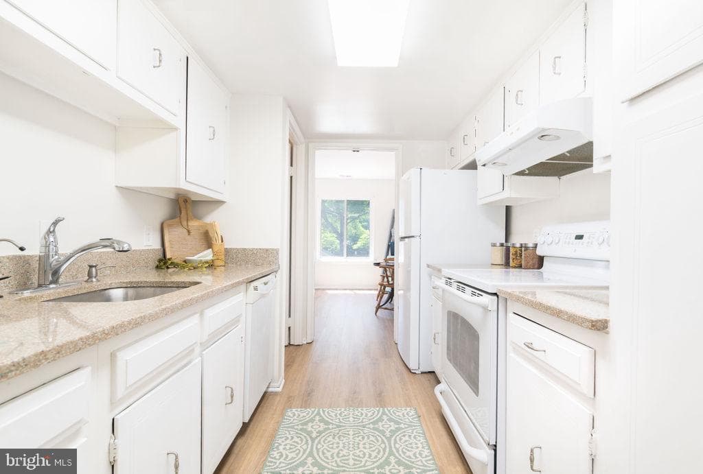 15046 Haslemere Court #263-D photo 7