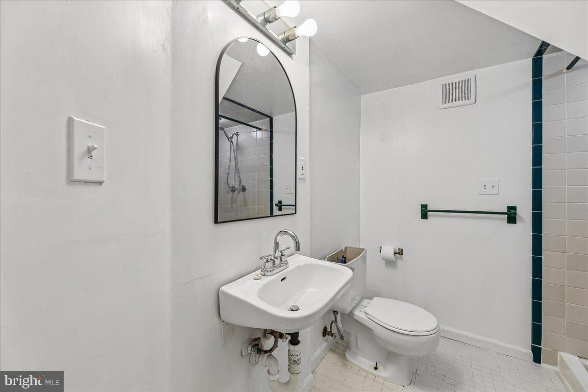 2709 Fenimore Road photo 19
