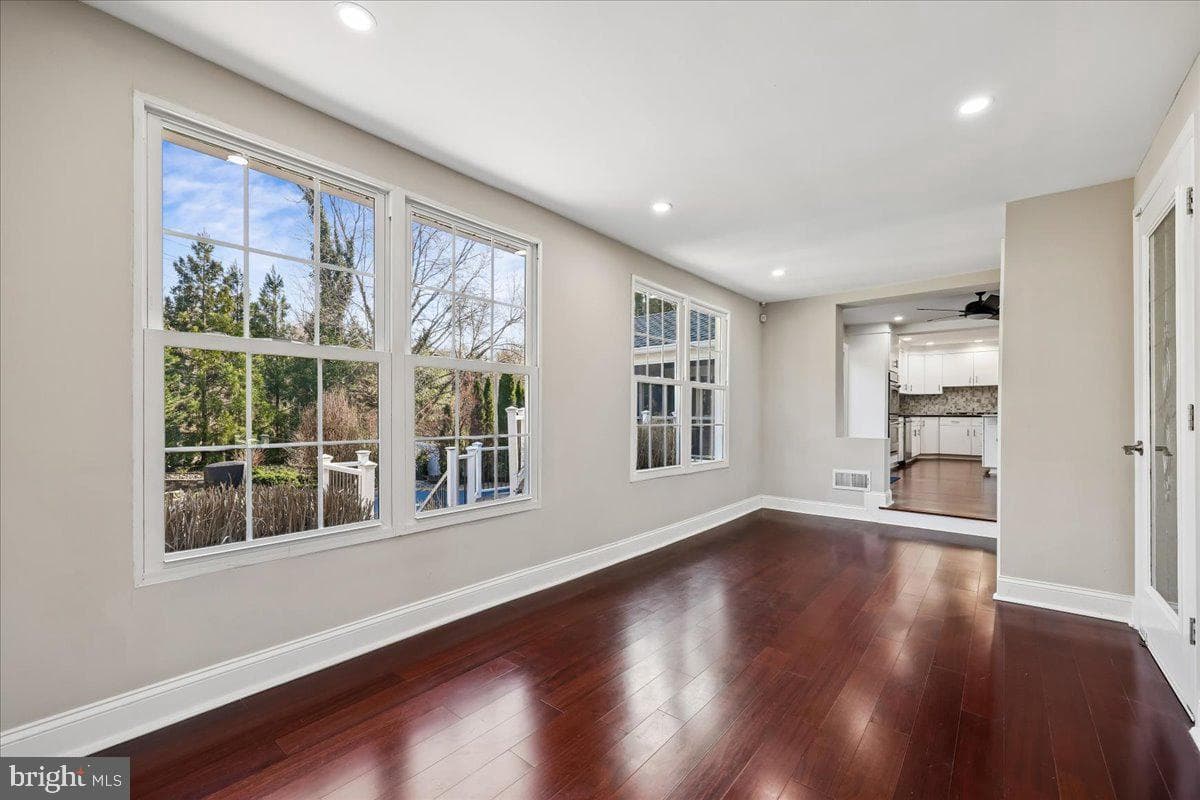 6 Crestview Court photo 24