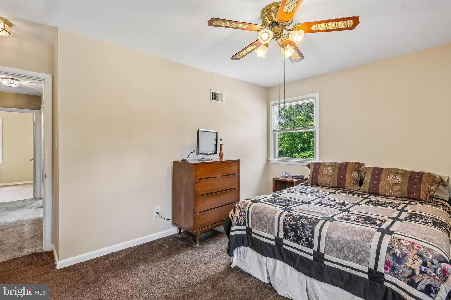 2 Foxhall Court photo 31