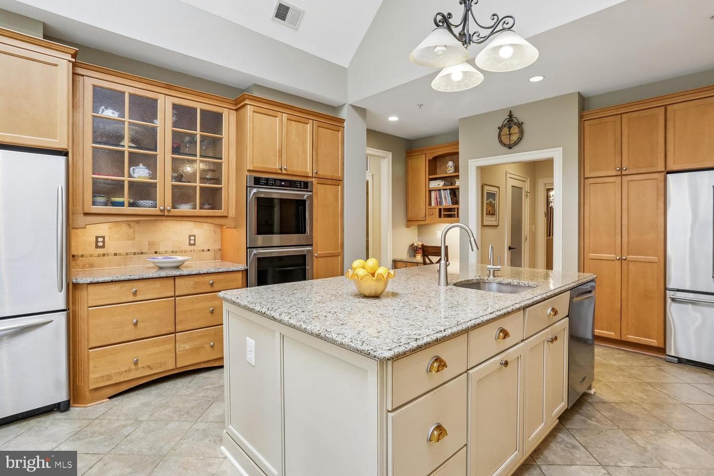 11736 Gainsborough Road photo 38