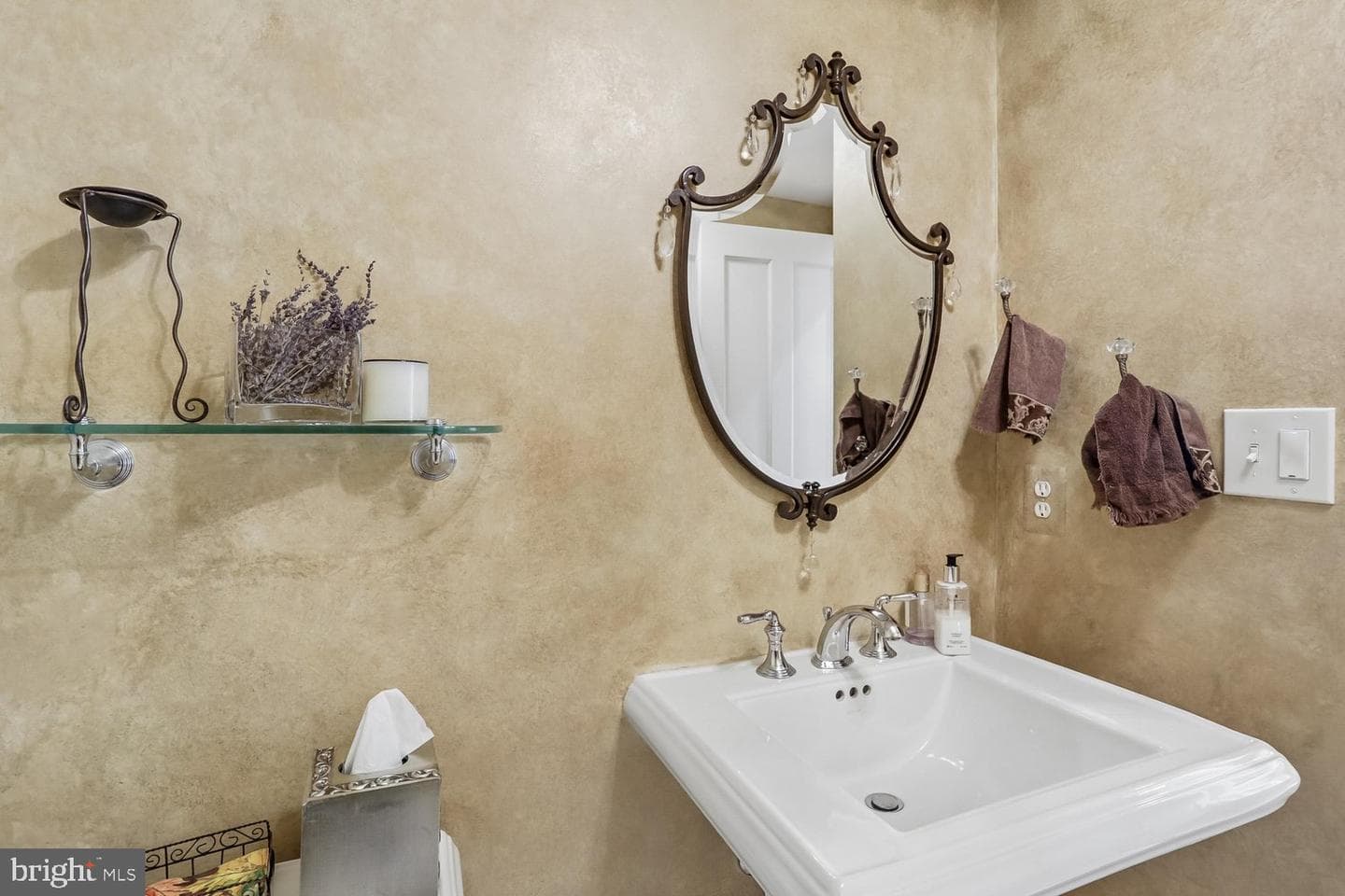 11736 Gainsborough Road photo 51