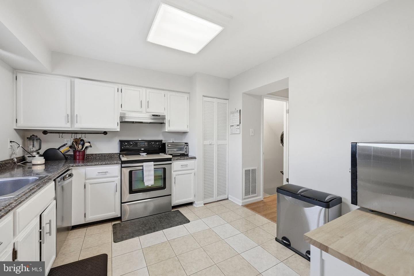 9236 Labelle Lane photo 9