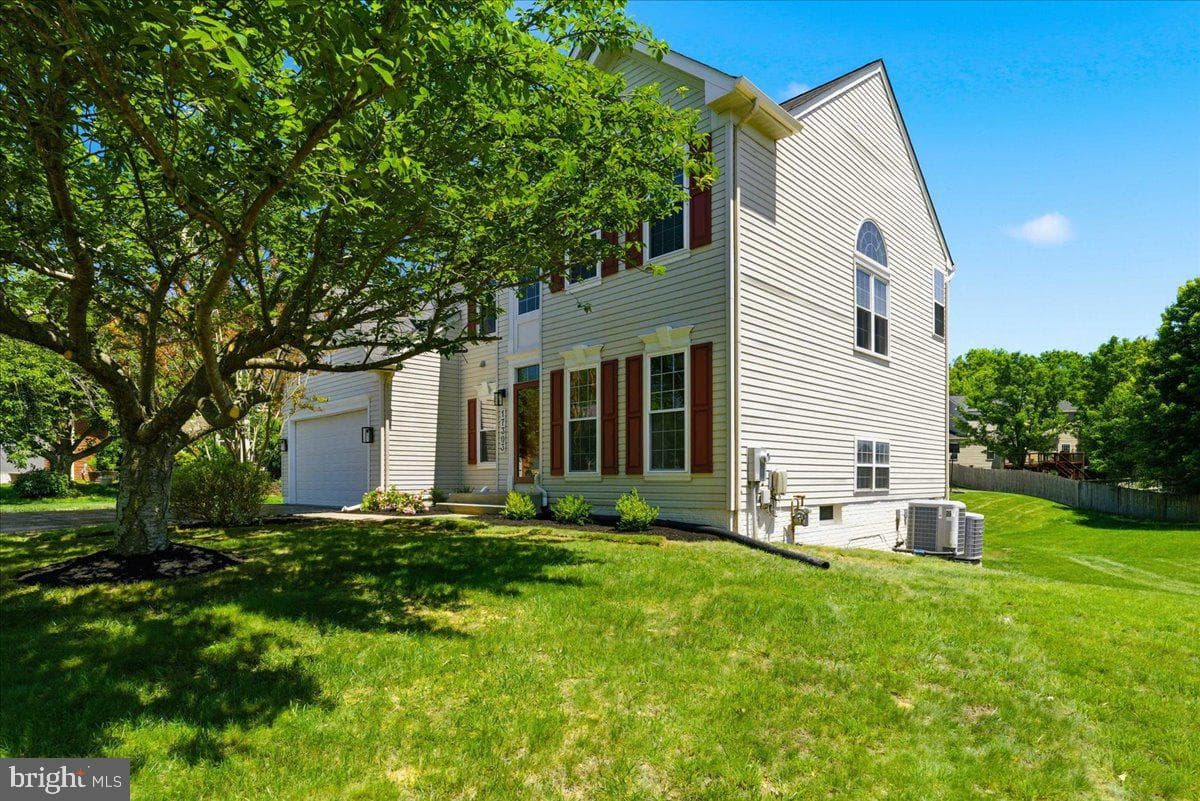 17303 Haverstraw Court photo 3