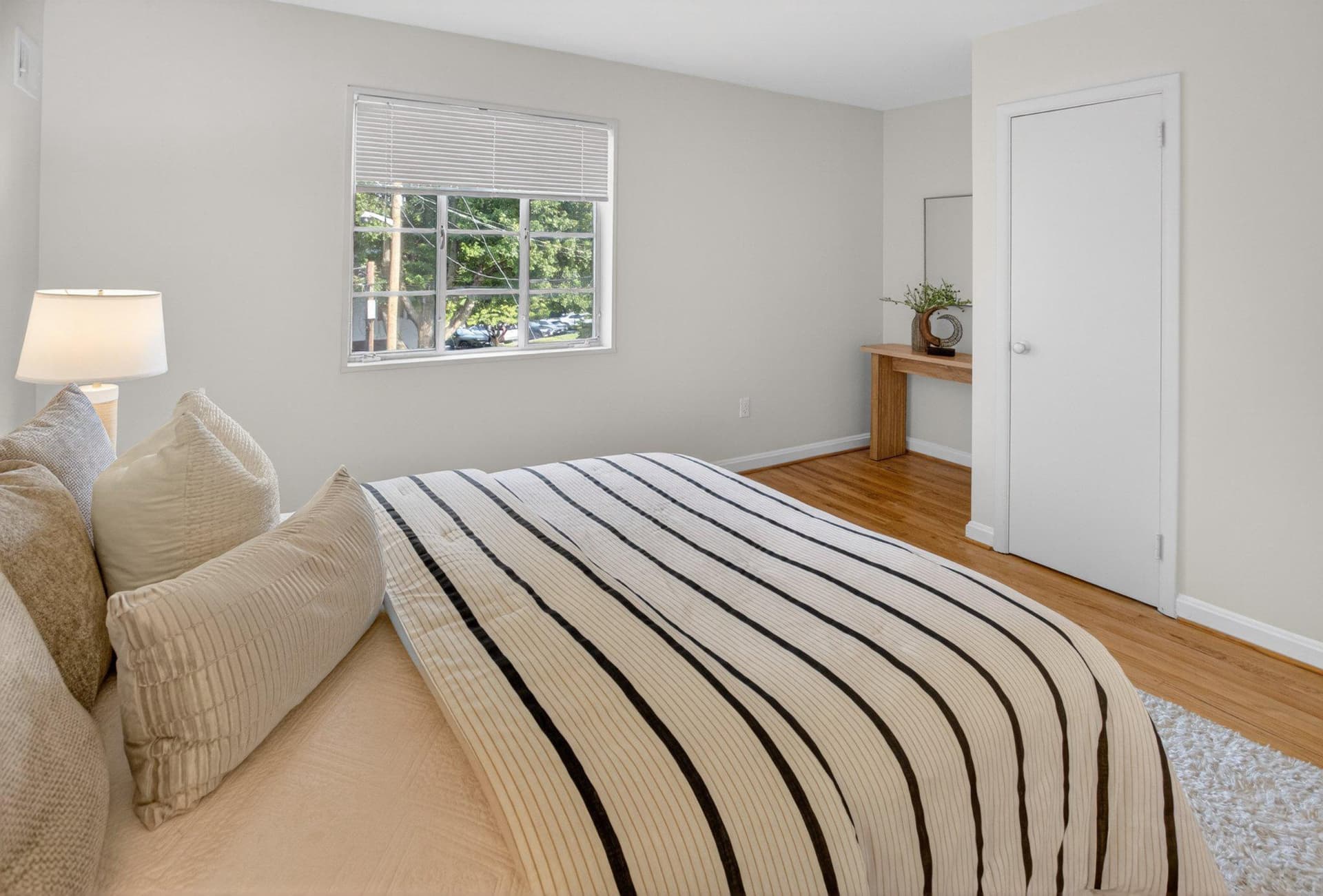 5354 Pooks Hill Road #302 photo 12