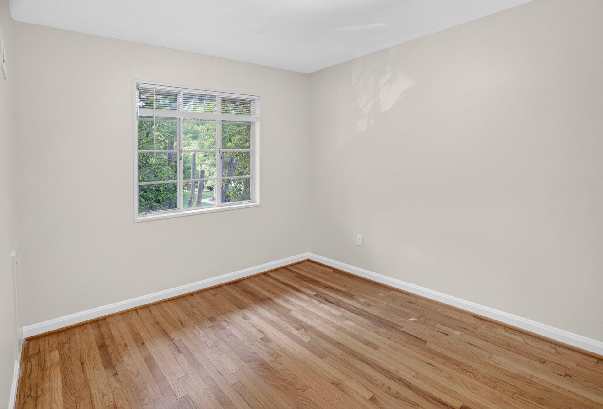 5354 Pooks Hill Road #302 photo 14