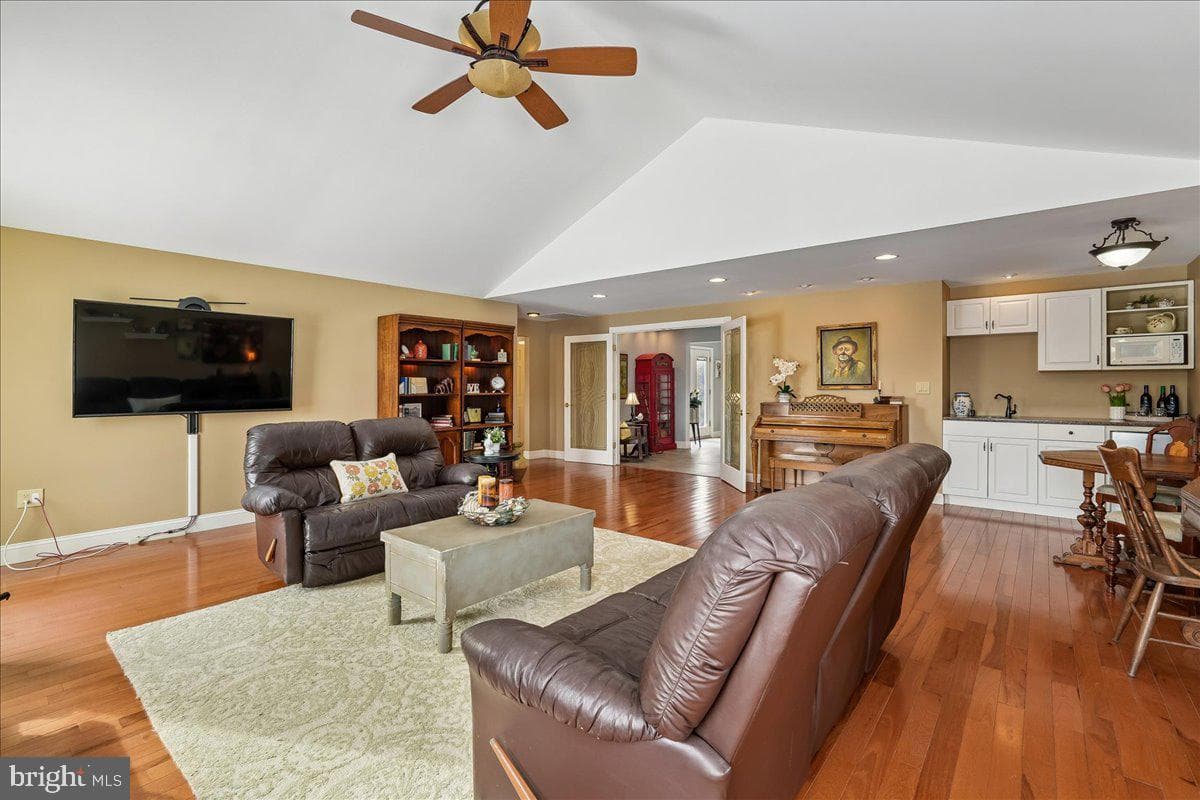 9500 Holsey Road photo 30