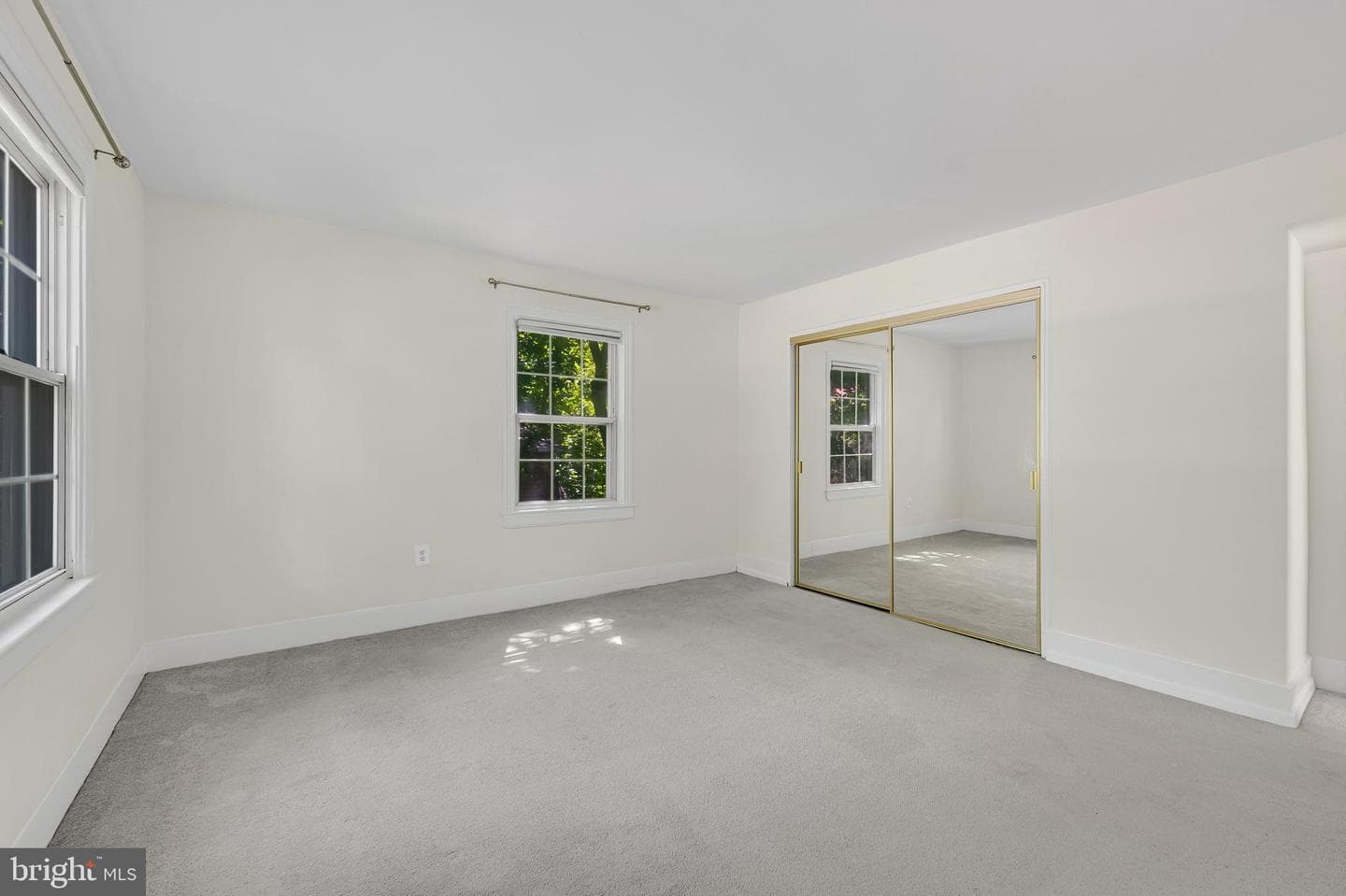 2418 Forest Glen Road photo 17