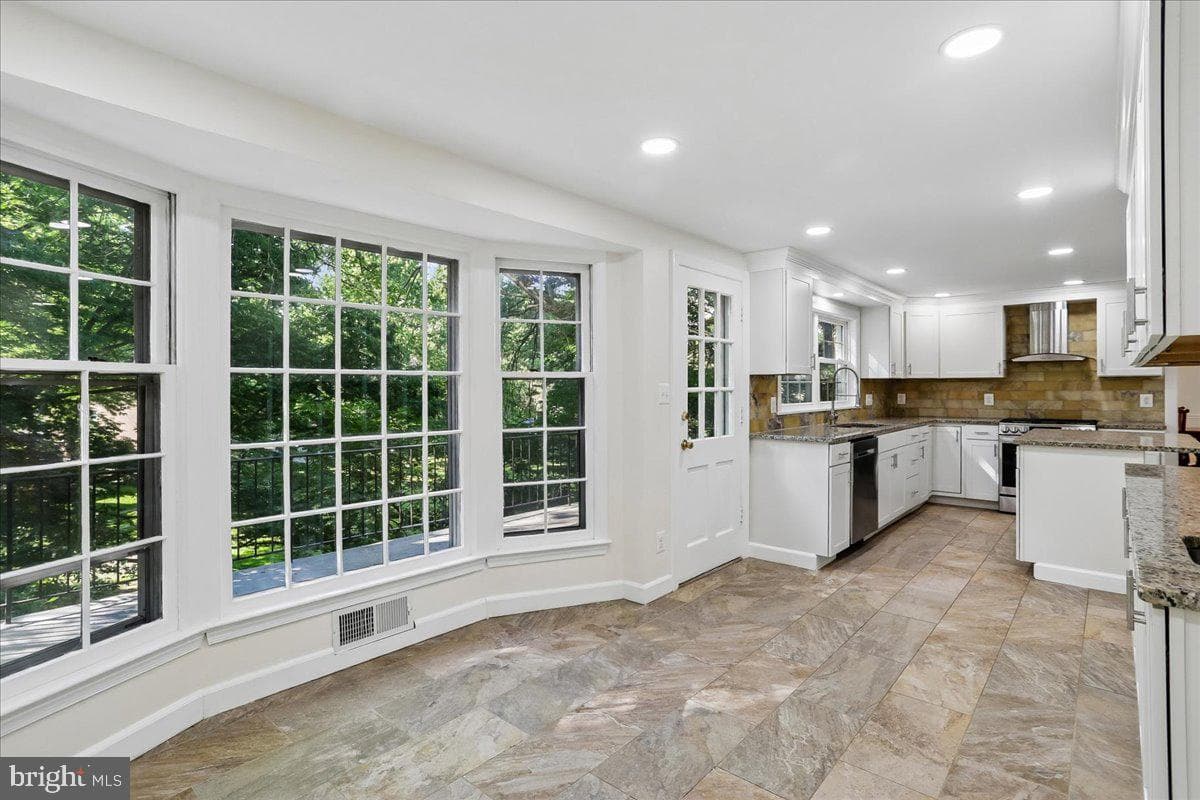 9812 Canal Road photo 14