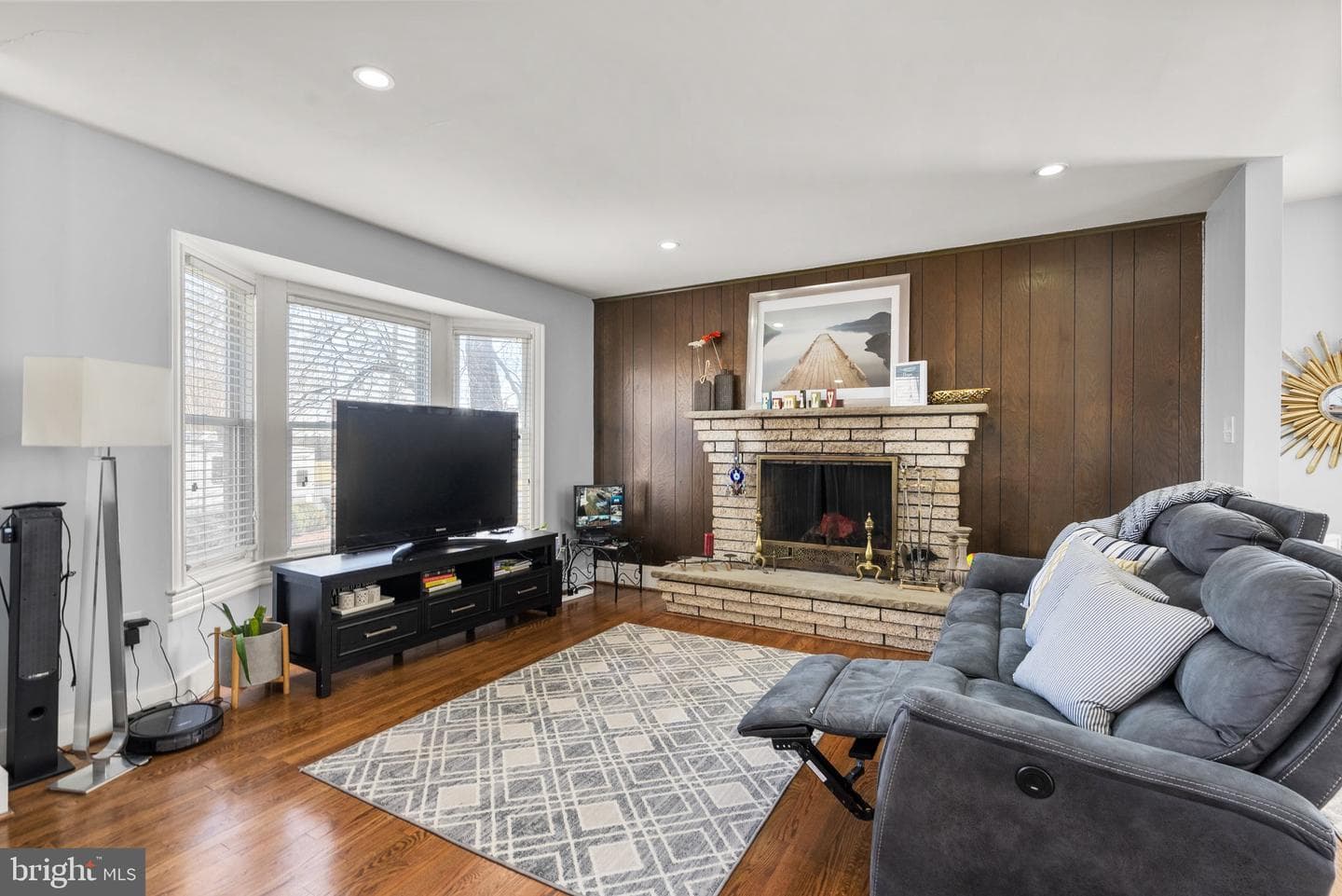 6401 Dorsey Road photo 10