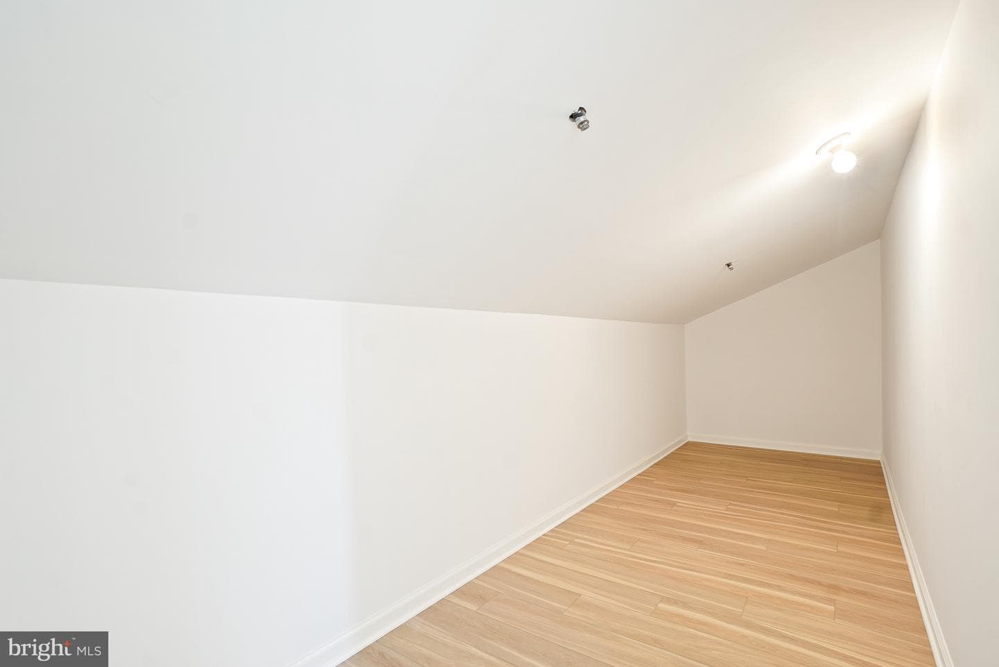 2045 Westchester Drive photo 28