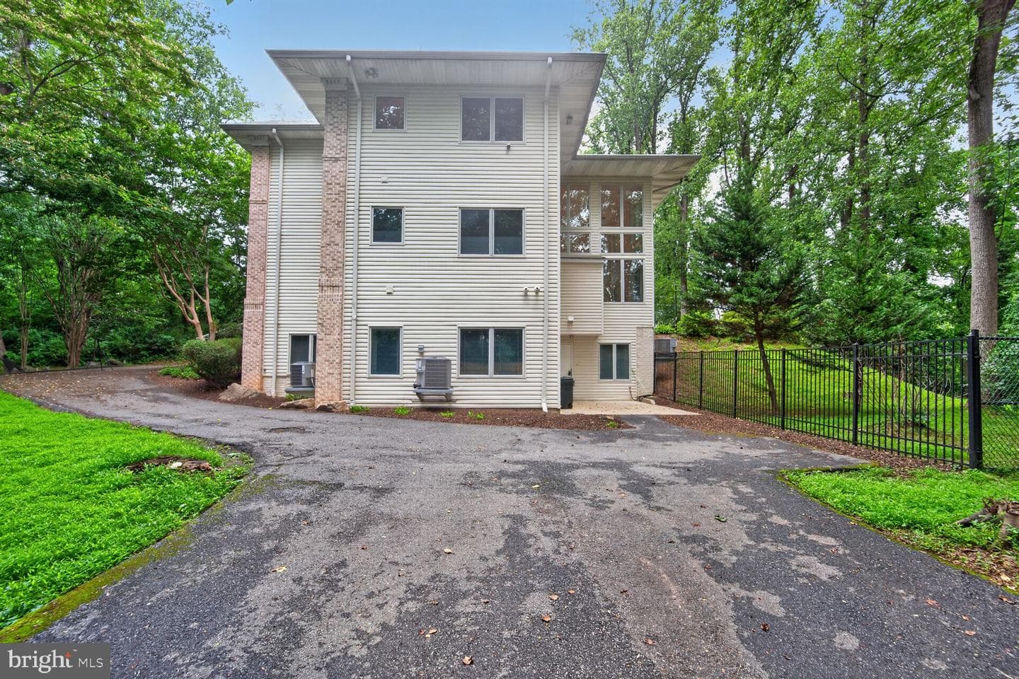 8309 Old Seven Locks Road photo 47