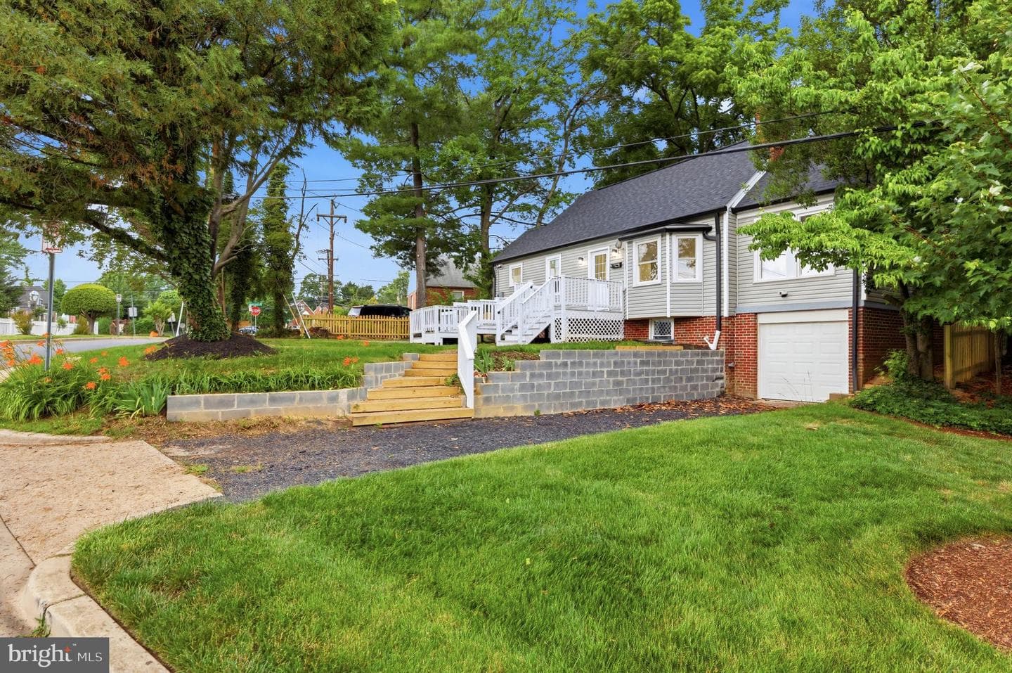 805 Langley Drive photo 4