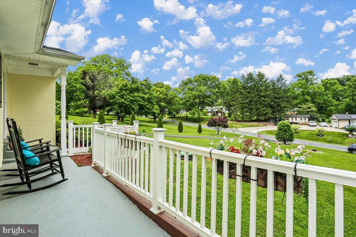 25520 Jonnie Court photo 4
