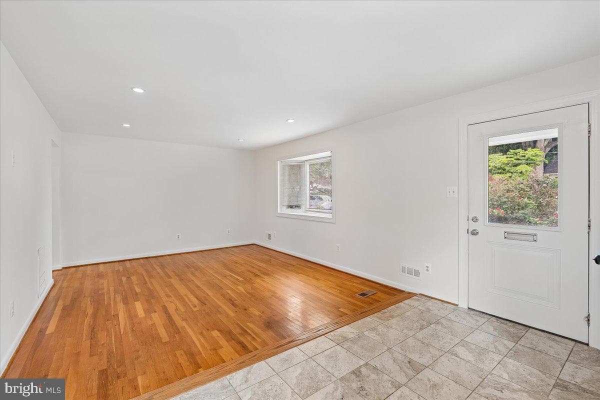 727 Grandin Avenue photo 10