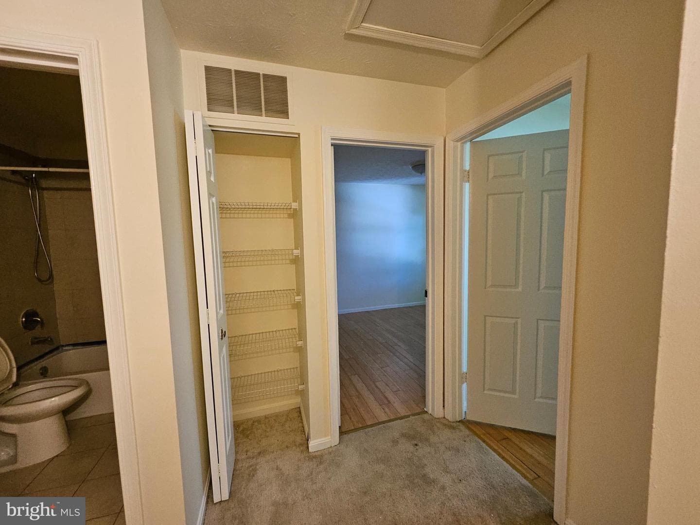47 Gas Light Court photo 39