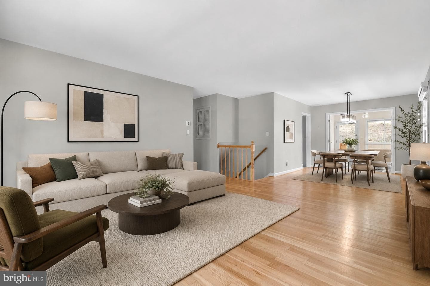 822 Loxford Terrace photo 4