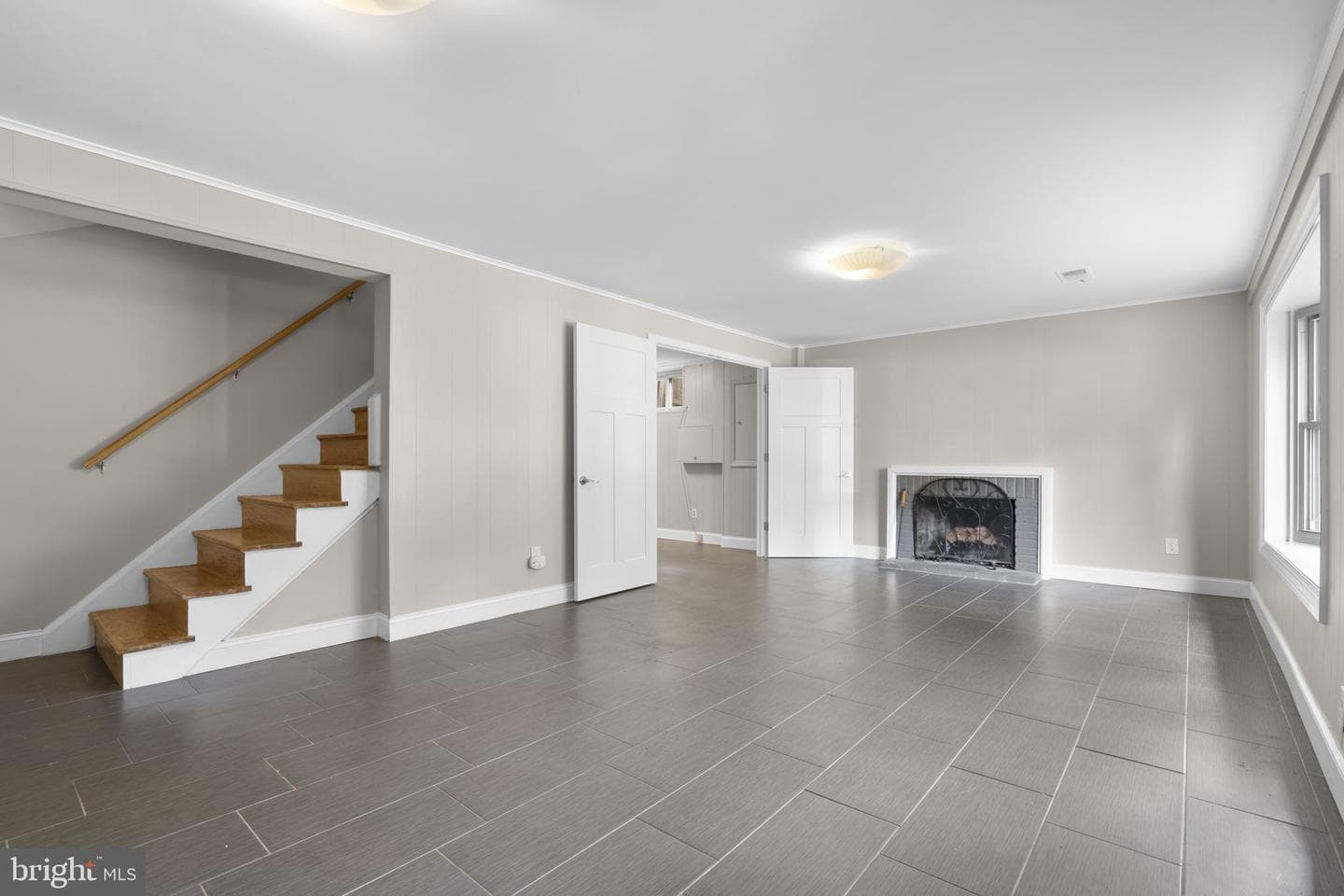 822 Loxford Terrace photo 42