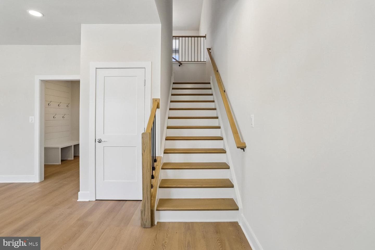 209 Allen Lane photo 10