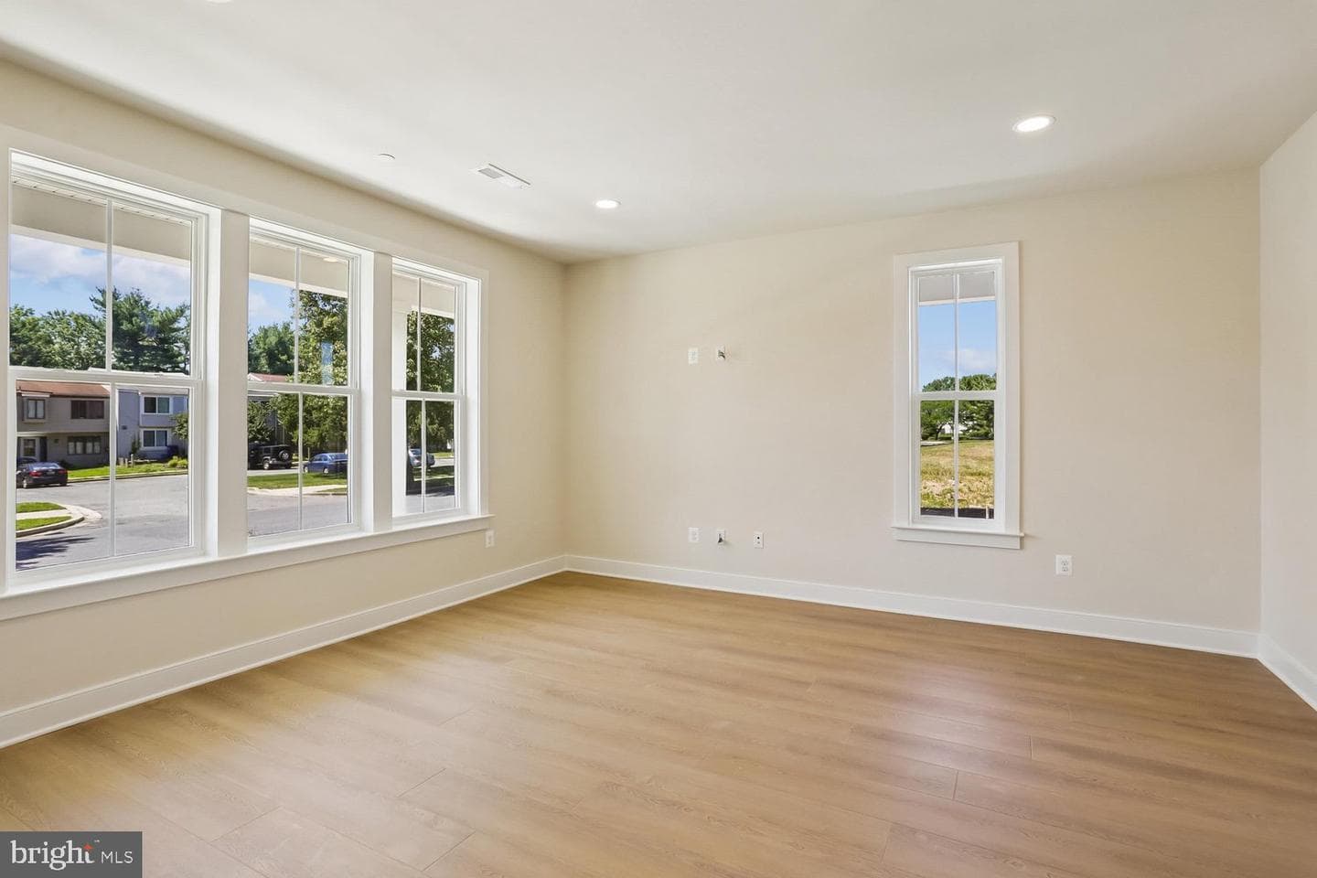 209 Allen Lane photo 6