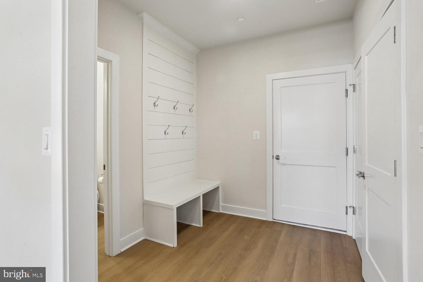209 Allen Lane photo 8