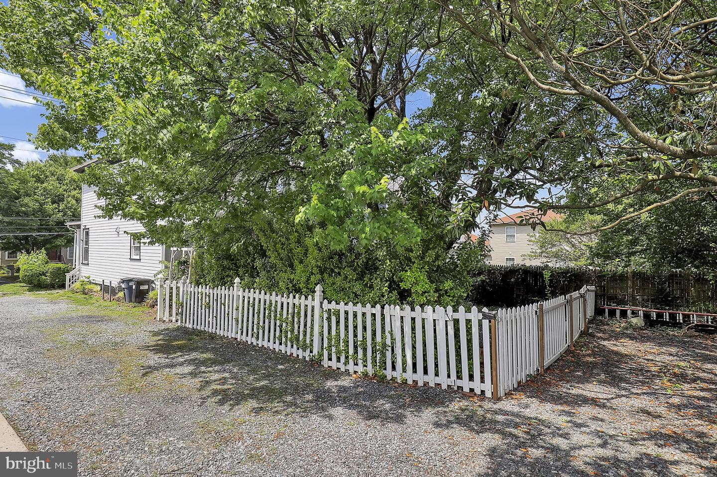 13 Cedar Avenue photo 22