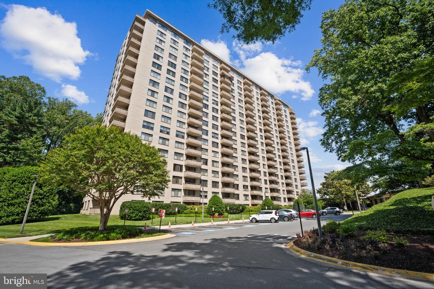 5225 Pooks Hill Road #321s photo 35