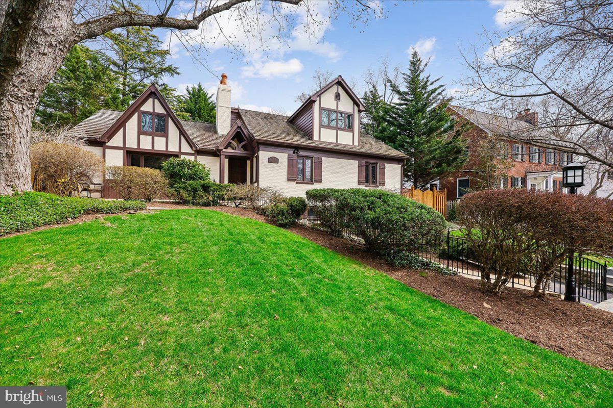 5735 Bradley Boulevard photo 3
