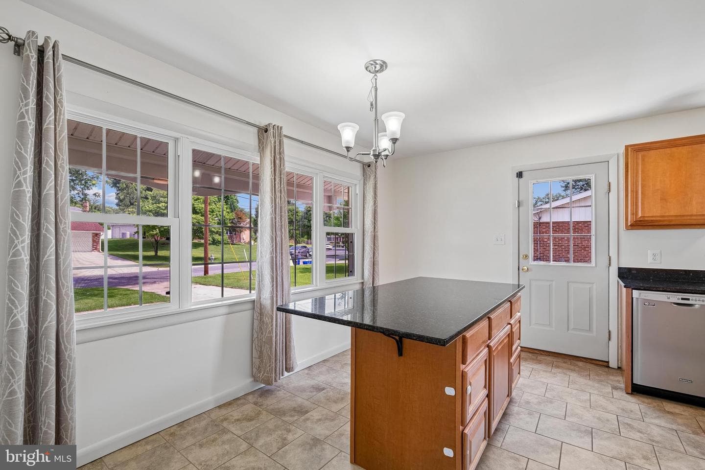 2806 Vixen Lane photo 3
