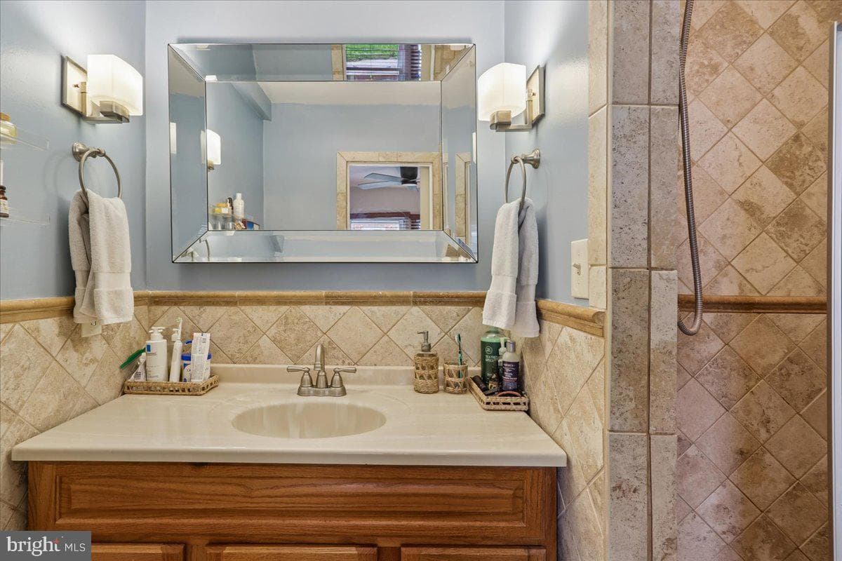 10123 Capitol View Avenue photo 10
