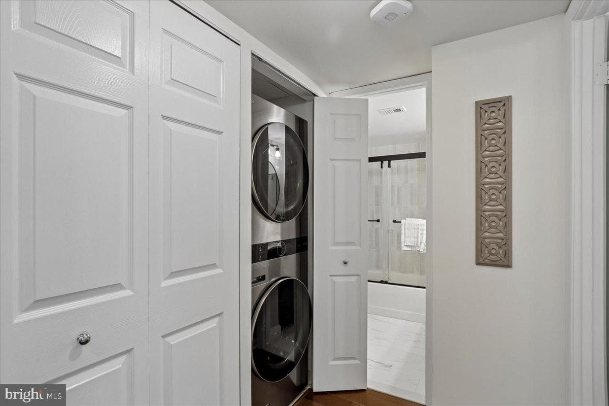 10101 Grosvenor Place #217 photo 20