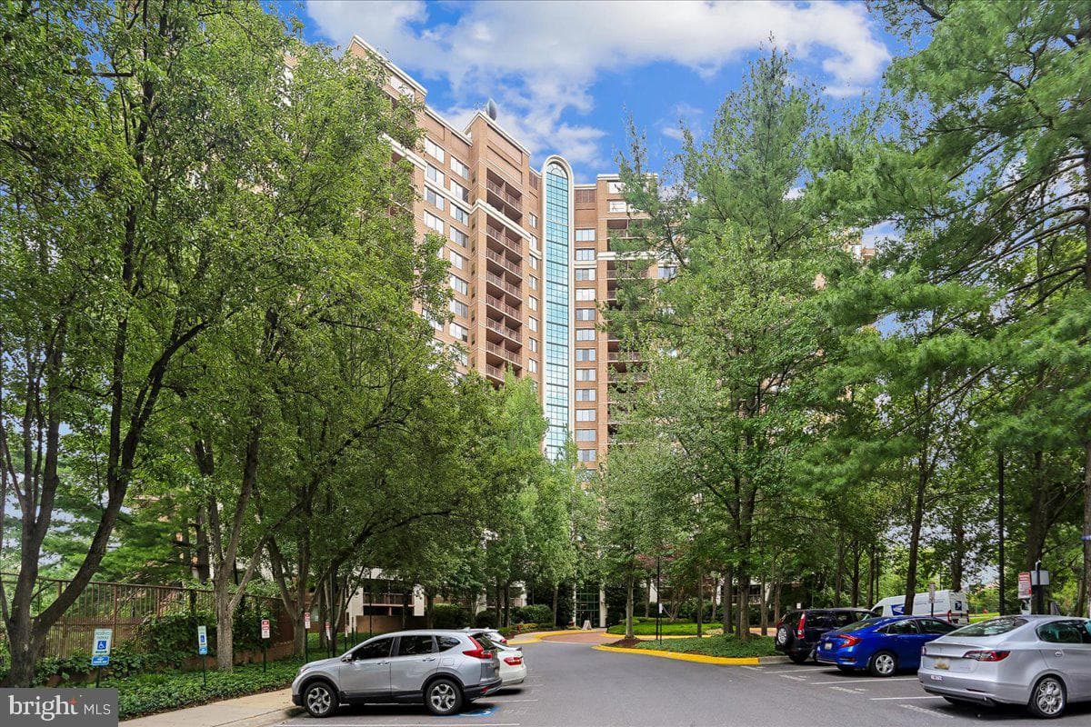 10101 Grosvenor Place #217 photo 23