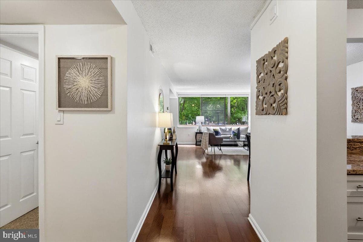 10101 Grosvenor Place #217 photo 3