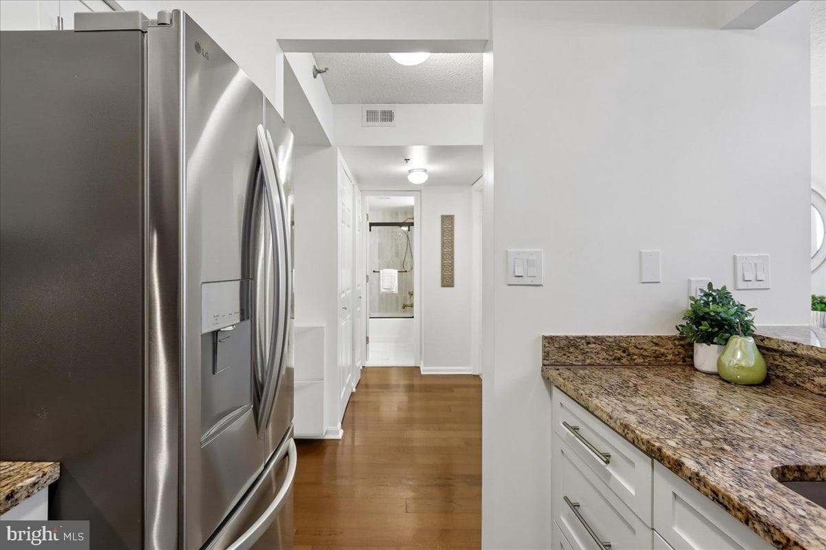 10101 Grosvenor Place #217 photo 6