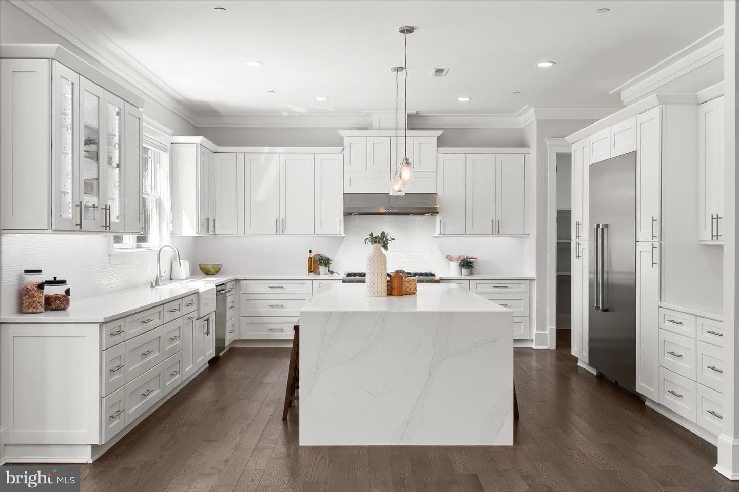 11000 Luxmanor Road photo 20