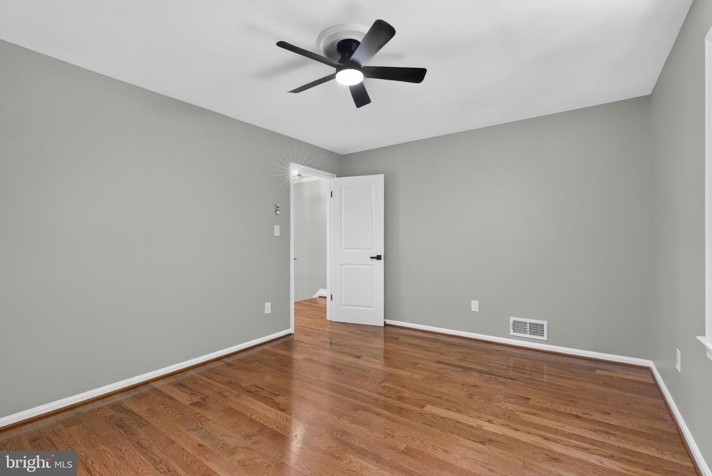 15304 Durant Street photo 36