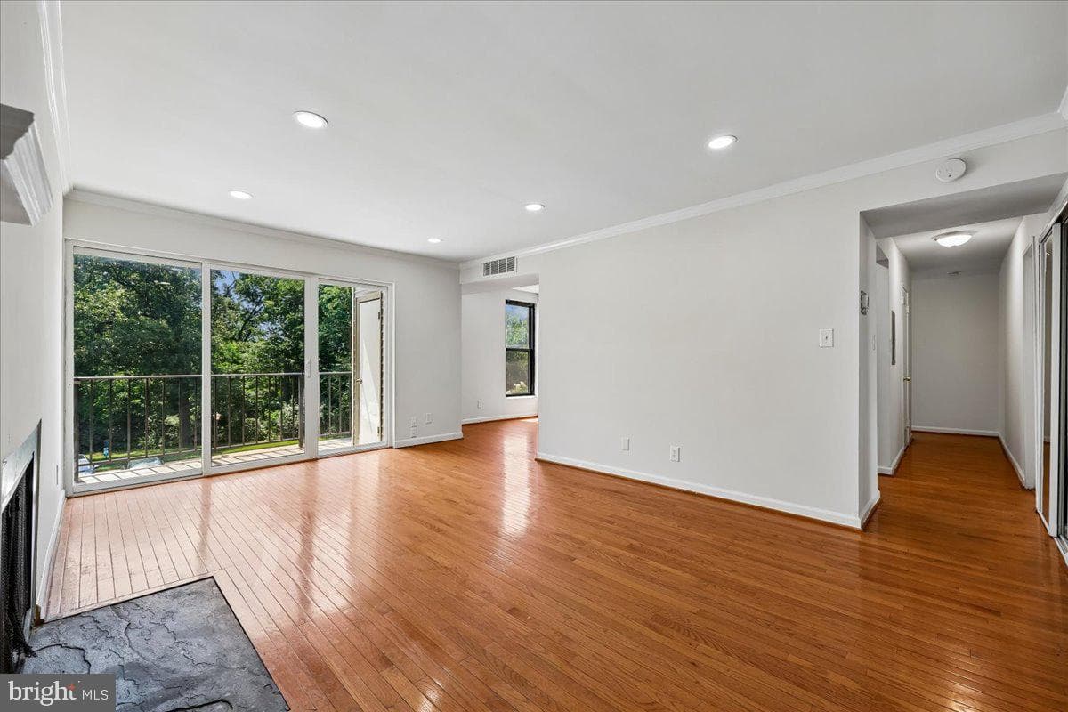 130 Duvall Lane #197-301, Gaithersburg