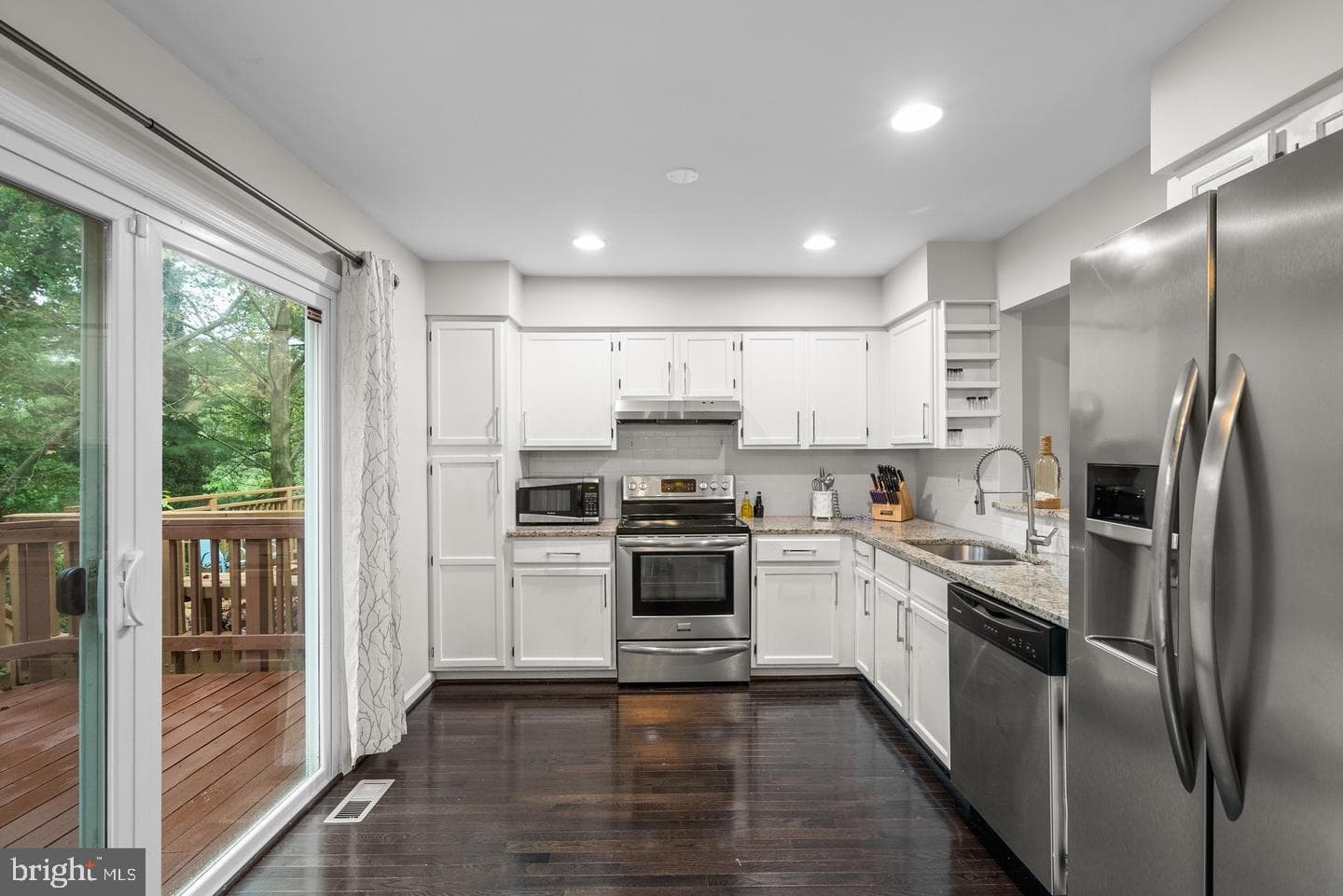 18005 Sunset Lake Court photo 11
