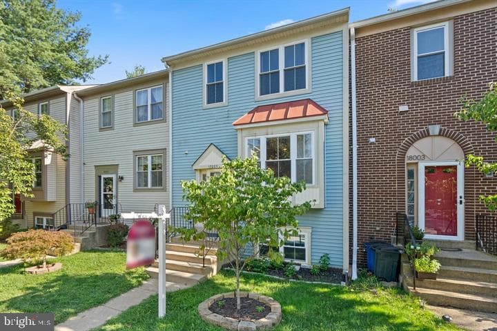 18005 Sunset Lake Court photo 2