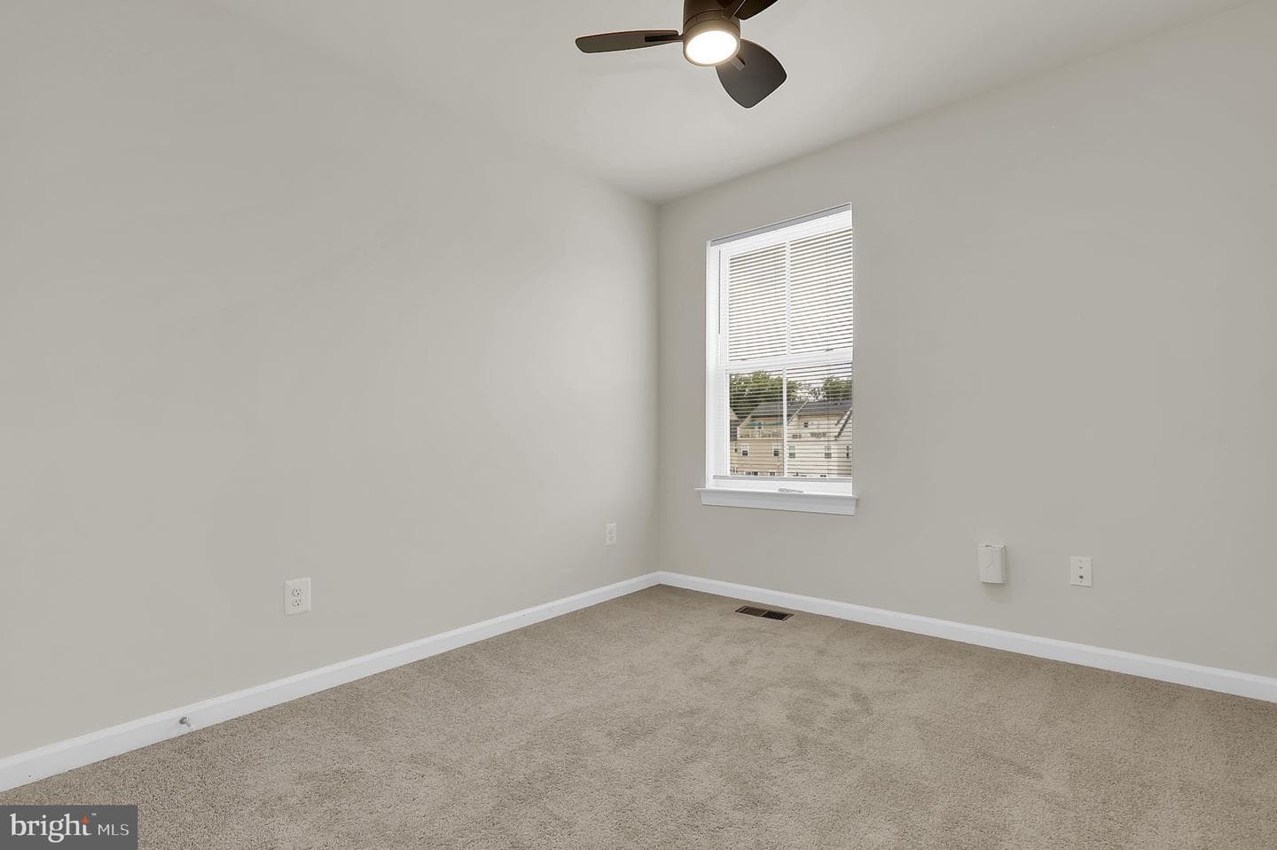 22729 Tate Street photo 23