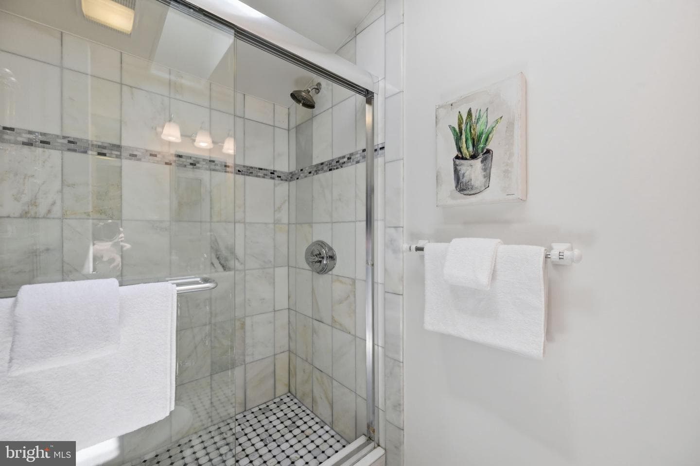 8703 Reading Road photo 12