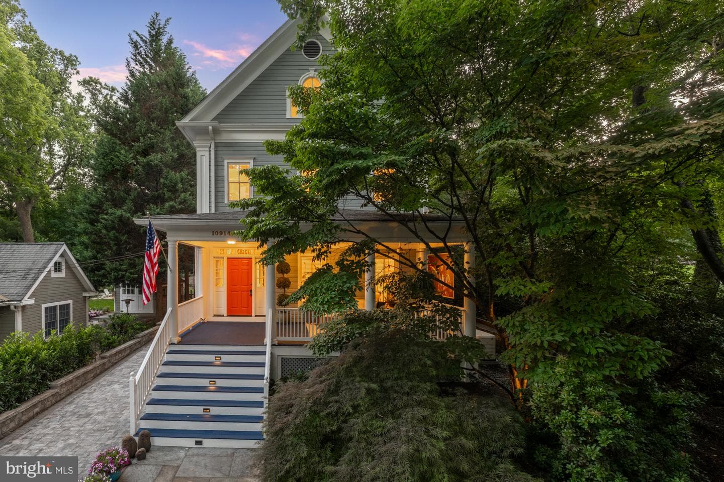 10914 Montrose Avenue photo 47