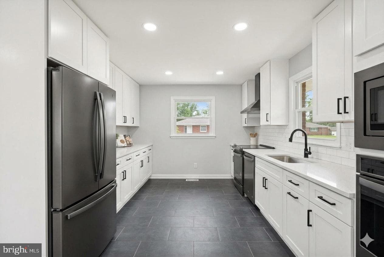1006 Scott Avenue photo 3