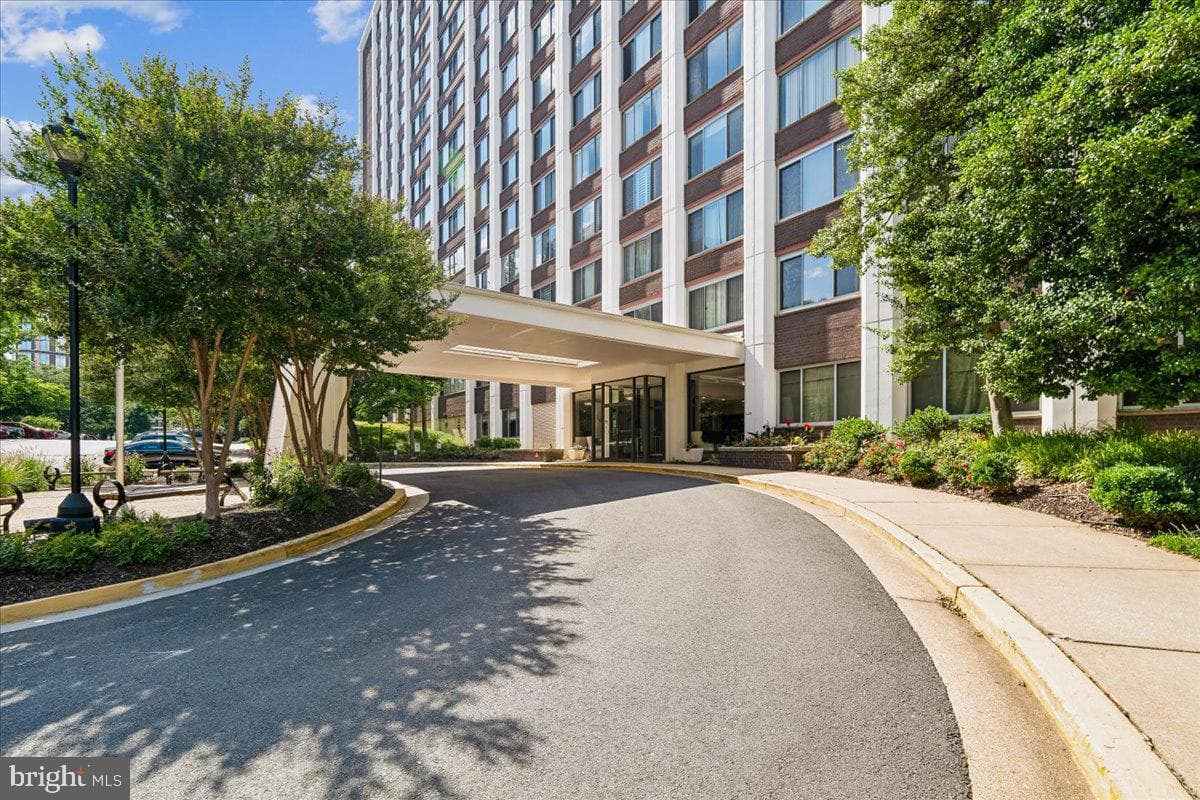 11801 Rockville Pik #212 photo 48