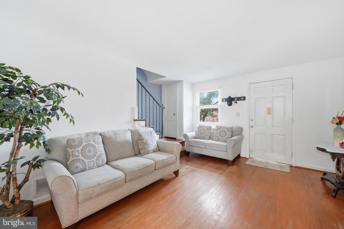 11931 Centerhill Street photo 4