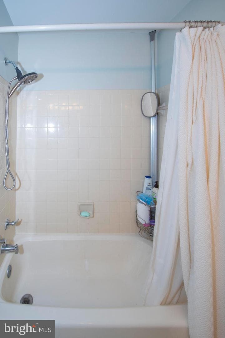 8698 Delcris Drive photo 37