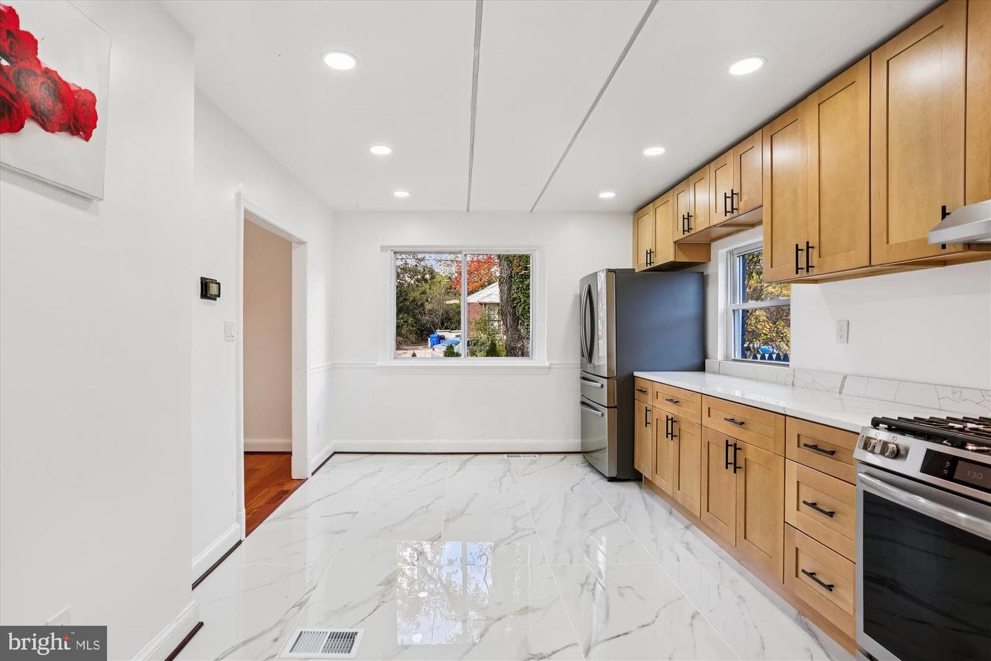 717 Ludlow Street photo 8