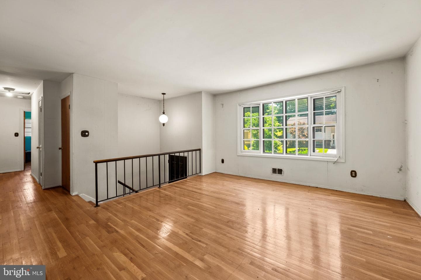 1010 Rosemere Avenue photo 3
